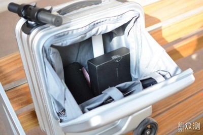 雙十一入手的黑科技 智能電動行李箱騎行體驗深度評測