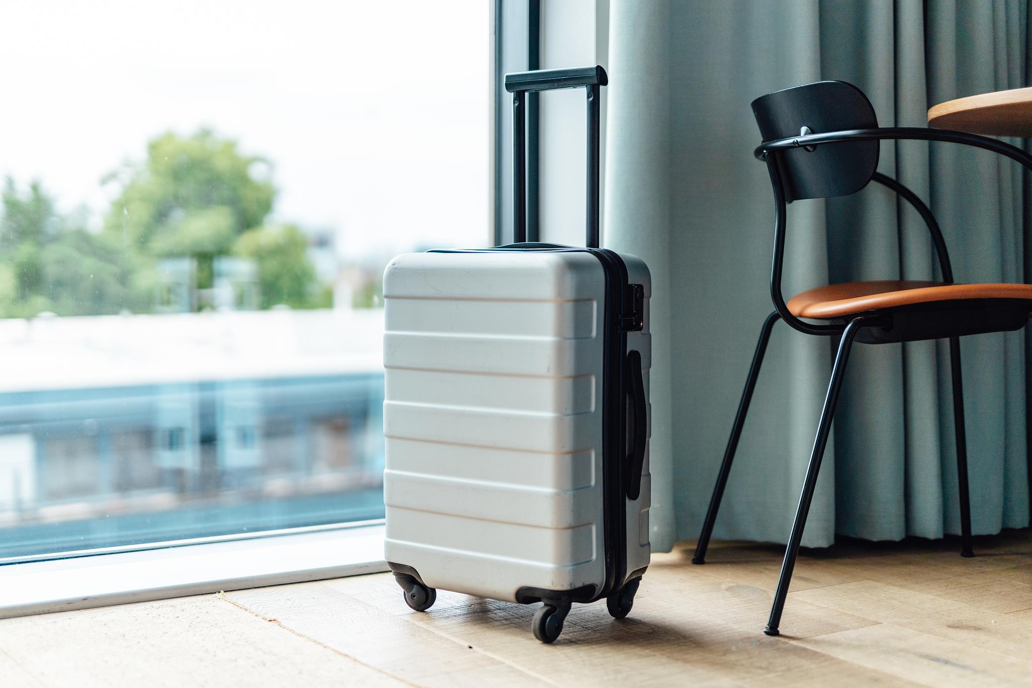 電動行李箱為何不讓帶上公交車？一文了解攜帶含鋰電池物品規定